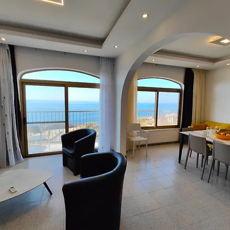 Seafront 3 Bed Panoramic Seaviews B7- Appartement