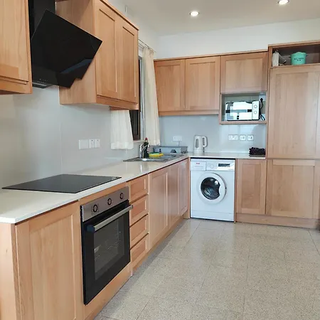 Apartament Seafront 3 Bed Panoramic Seaviews B7-