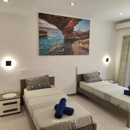 Apartment Seafront 3 Bed Panoramic Seaviews B7-