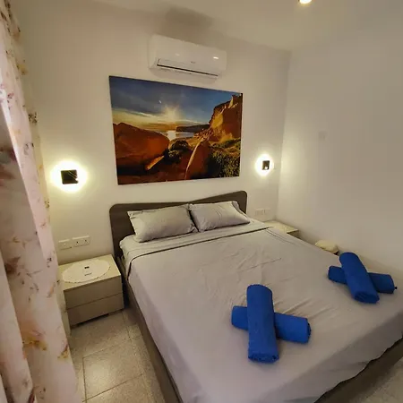 Apartment Seafront 3 Bed Panoramic Seaviews B7-