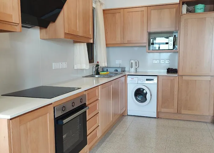 Διαμέρισμα Seafront 3 Bed Panoramic Seaviews B7-