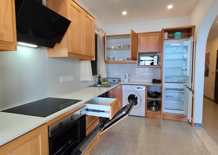 Daire Seafront 3 Bed Panoramic Seaviews B7-