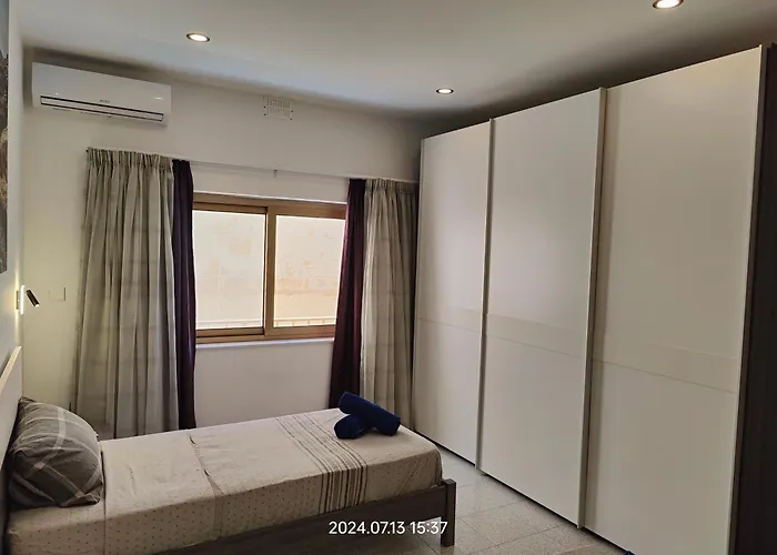 Daire Seafront 3 Bed Panoramic Seaviews B7- *