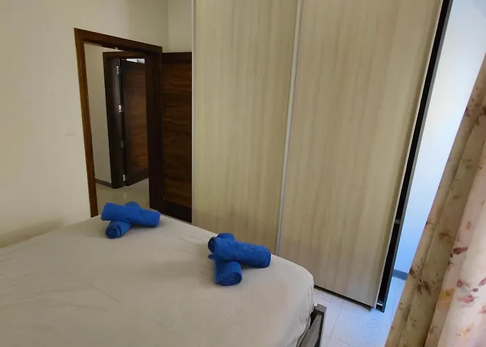 Seafront 3 Bed Panoramic Seaviews B7- Qbajjar